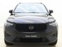 Volvo XC40 B3 177pk Plus Black Edition / Harman Kardon audio / Lighting / Elektrische stoelen met geheugen /