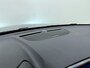 Volvo XC40 B3 177pk Plus Black Edition / Harman Kardon audio / Lighting / Elektrische stoelen met geheugen /