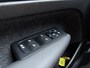 Volvo XC40 B3 177pk Plus Black Edition / Harman Kardon audio / Lighting / Elektrische stoelen met geheugen /