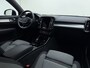 Volvo XC40 B3 177pk Plus Black Edition / Harman Kardon audio / Lighting / Elektrische stoelen met geheugen /