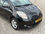 Toyota Yaris 1.3 VVTi Terra 87PK 5 deurs! NL AUTO NAP 2EIGENAAR! TOPSTAAT! AIRCO ECC l LMV l Stoelverwarming l DEALER OH!