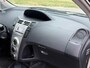 Toyota Yaris 1.3 VVTi Terra 87PK 5 deurs! NL AUTO NAP 2EIGENAAR! TOPSTAAT! AIRCO ECC l LMV l Stoelverwarming l DEALER OH!