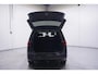 Volkswagen Touran 1.5 TSI Comfortline 7p Led koplampen Apple Carplay Panodak Winterpakket Trekhaak Camera 7 zits