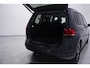 Volkswagen Touran 1.5 TSI Comfortline 7p Led koplampen Apple Carplay Panodak Winterpakket Trekhaak Camera 7 zits