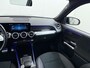 Mercedes-Benz GLB 200 AMG // Trekhaak // 360 Camera // Nightpakket // Carplay // Augmented Reality // 19" AMG Velgen