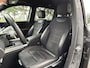 Mercedes-Benz GLB 200 AMG // Trekhaak // 360 Camera // Nightpakket // Carplay // Augmented Reality // 19" AMG Velgen