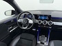 Mercedes-Benz GLB 200 AMG // Trekhaak // 360 Camera // Nightpakket // Carplay // Augmented Reality // 19" AMG Velgen