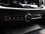 Volvo V60 B3 AUT(7) MOMENTUM LEDER 19INCH ACC STOELVERWARMING CAMERA
