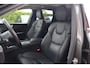 Volvo XC60 T6 Recharge AWD R-Design | Stoelverwarming | Trekhaak | Leder | 360° Camera | HUD | Pilot Assist | BLIS | Glossy Black | Keyless