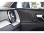 Volvo XC60 T6 Recharge AWD R-Design | Stoelverwarming | Trekhaak | Leder | 360° Camera | HUD | Pilot Assist | BLIS | Glossy Black | Keyless