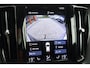 Volvo XC60 T6 Recharge AWD R-Design | Stoelverwarming | Trekhaak | Leder | 360° Camera | HUD | Pilot Assist | BLIS | Glossy Black | Keyless