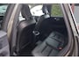Volvo XC60 T6 Recharge AWD R-Design | Stoelverwarming | Trekhaak | Leder | 360° Camera | HUD | Pilot Assist | BLIS | Glossy Black | Keyless