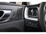 Volvo XC60 T6 Recharge AWD R-Design | Stoelverwarming | Trekhaak | Leder | 360° Camera | HUD | Pilot Assist | BLIS | Glossy Black | Keyless