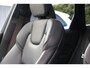 Volvo XC60 T6 Recharge AWD R-Design | Stoelverwarming | Trekhaak | Leder | 360° Camera | HUD | Pilot Assist | BLIS | Glossy Black | Keyless