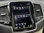 Volvo XC90 2.0 T8 Recharge AWD Inscription / SoH accupakket 97% / Dealer onderhouden / 7 Persoons / Panoramisch schuif/kantel dak / Geheugenfunctie voorstoelen / Elektrisch wegklapbare trekhaak 2350 kg trekgewicht / Harman Kardon Audio / All Season banden / Apple CarPlay/Android Auto /