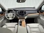 Volvo XC90 2.0 T8 Recharge AWD R-Design / SoH accupakket 97% / Dealer onderhouden / 7 Persoons / Panoramisch schuif/kantel dak / Geheugenfunctie voorstoelen / Elektrisch wegklapbare trekhaak 2350 kg trekgewicht / Harman Kardon Audio / All Season banden / Apple CarPlay/Android Auto /