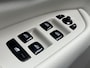 Volvo XC90 2.0 T8 Recharge AWD Inscription / SoH accupakket 97% / Dealer onderhouden / 7 Persoons / Panoramisch schuif/kantel dak / Geheugenfunctie voorstoelen / Elektrisch wegklapbare trekhaak 2350 kg trekgewicht / Harman Kardon Audio / All Season banden / Apple CarPlay/Android Auto /
