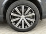 Volvo XC90 2.0 T8 Recharge AWD Inscription / SoH accupakket 97% / Dealer onderhouden / 7 Persoons / Panoramisch schuif/kantel dak / Geheugenfunctie voorstoelen / Elektrisch wegklapbare trekhaak 2350 kg trekgewicht / Harman Kardon Audio / All Season banden / Apple CarPlay/Android Auto /