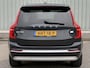 Volvo XC90 2.0 T8 Recharge AWD R-Design / SoH accupakket 97% / Dealer onderhouden / 7 Persoons / Panoramisch schuif/kantel dak / Geheugenfunctie voorstoelen / Elektrisch wegklapbare trekhaak 2350 kg trekgewicht / Harman Kardon Audio / All Season banden / Apple CarPlay/Android Auto /