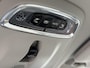 Volvo XC90 2.0 T8 Recharge AWD R-Design / SoH accupakket 97% / Dealer onderhouden / 7 Persoons / Panoramisch schuif/kantel dak / Geheugenfunctie voorstoelen / Elektrisch wegklapbare trekhaak 2350 kg trekgewicht / Harman Kardon Audio / All Season banden / Apple CarPlay/Android Auto /