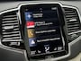 Volvo XC90 2.0 T8 Recharge AWD Inscription / SoH accupakket 97% / Dealer onderhouden / 7 Persoons / Panoramisch schuif/kantel dak / Geheugenfunctie voorstoelen / Elektrisch wegklapbare trekhaak 2350 kg trekgewicht / Harman Kardon Audio / All Season banden / Apple CarPlay/Android Auto /