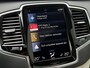 Volvo XC90 2.0 T8 Recharge AWD R-Design / SoH accupakket 97% / Dealer onderhouden / 7 Persoons / Panoramisch schuif/kantel dak / Geheugenfunctie voorstoelen / Elektrisch wegklapbare trekhaak 2350 kg trekgewicht / Harman Kardon Audio / All Season banden / Apple CarPlay/Android Auto /