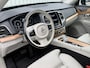 Volvo XC90 2.0 T8 Recharge AWD R-Design / SoH accupakket 97% / Dealer onderhouden / 7 Persoons / Panoramisch schuif/kantel dak / Geheugenfunctie voorstoelen / Elektrisch wegklapbare trekhaak 2350 kg trekgewicht / Harman Kardon Audio / All Season banden / Apple CarPlay/Android Auto /