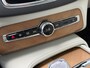 Volvo XC90 2.0 T8 Recharge AWD R-Design / SoH accupakket 97% / Dealer onderhouden / 7 Persoons / Panoramisch schuif/kantel dak / Geheugenfunctie voorstoelen / Elektrisch wegklapbare trekhaak 2350 kg trekgewicht / Harman Kardon Audio / All Season banden / Apple CarPlay/Android Auto /