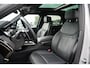 Land Rover Range Rover Sport 3.0 P460e Dynamic SE PHEV l Black Pack l Soft close l Trekhaak l Head-Up display l Cold Climate pack l  22" Lichtmetalen velgen | 20-voudig elektrisch verstelbare geklimatiseerde voorstoelen | Stoelventilatie |
