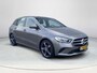 Mercedes-Benz B-klasse 180 Premium | Rijklaarprijs | Trekhaak wegklapbaar | All season banden | Navigatiesysteem | Parkeersensoren voor en achter | 12 maanden BOVAG garantie |