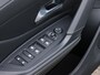 Peugeot 408 1.6 HYbrid Allure Pack 225 EAT8 | Afneembare trekhaak | Elektrische kofferbakklep | Schuif/kantel dak | 360 camera | Elektrisch verstelbare voorstoelen + memory bestuurderszijde |