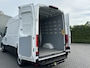 IVECO Daily 35S14 2.3D FACELIFT / L2H2 / ** 28.436 KM ** / TREKHAAK / 3.500 KG AHG / 270 ACHTERDEUREN / ECC AIRCO / APPLE CARPLAY / 3 ZITS