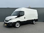 IVECO Daily 35S14 2.3D FACELIFT / L2H2 / ** 28.436 KM ** / TREKHAAK / 3.500 KG AHG / 270 ACHTERDEUREN / ECC AIRCO / APPLE CARPLAY / 3 ZITS
