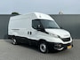 IVECO Daily 35S14 2.3D FACELIFT / L2H2 / ** 28.436 KM ** / TREKHAAK / 3.500 KG AHG / 270 ACHTERDEUREN / ECC AIRCO / APPLE CARPLAY / 3 ZITS