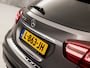 Mercedes-Benz GLA 200 AMG Sport 156Pk Automaat (PANORAMADAK, APPLE CARPLAY, GROOT NAVI, CAMERA, LEDER, SPORTSTOELEN, ZWART HEMEL, GETINT GLAS, STOELVERWARMING, NIEUWSTAAT)
