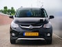 Opel Karl 1.0 Rocks Online Edition 75pk Automaat Navigatie / Trekhaak / Cruise Control