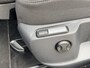 Volkswagen T-Roc 1.5 TSI 150pk DSG Style Virtual Cockpit Ergo stoel Trekhaak Camera Stoelverwarming Massage IQ Koplampen