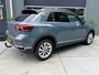 Volkswagen T-Roc 1.5 TSI 150pk DSG Style Virtual Cockpit Ergo stoel Trekhaak Camera Stoelverwarming Massage IQ Koplampen