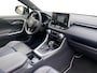 Toyota RAV4 2.5 Hybrid AWD Bi-Tone elektrisch glazen panorama-dak , trekhaak afneembaar , Apple Carplay/Android Auto , lichtmetalen velgen 18" , voorstoelen verwarmd , cruise control adaptief , electronic climate controle , navigatiesysteem full map , enz