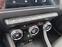 Renault Captur 1.3 TCe 140 Zen | Met o.a. stoel- en stuurwielverwarming, cruise, navigatie, camera en climate control!