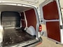 Volkswagen Transporter 2.0 TDI L2H1 Trekhaak 2200kg trekgewicht Imperiaal Euro 6 Airco Cruise controle Navigatie Apple carplay Parkeersensoren achter 2-Persoons