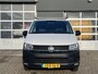 Volkswagen Transporter 2.0 TDI L2H1 Trekhaak 2200kg trekgewicht Imperiaal Euro 6 Airco Cruise controle Navigatie Apple carplay Parkeersensoren achter 2-Persoons