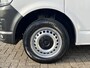 Volkswagen Transporter 2.0 TDI L2H1 Trekhaak 2200kg trekgewicht Imperiaal Euro 6 Airco Cruise controle Navigatie Apple carplay Parkeersensoren achter 2-Persoons