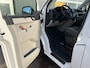 Volkswagen Transporter 2.0 TDI L2H1 Trekhaak 2200kg trekgewicht Imperiaal Euro 6 Airco Cruise controle Navigatie Apple carplay Parkeersensoren achter 2-Persoons