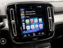 Volvo XC40 1.5 T5 Recharge Sport 262Pk Automaat (APPLE CARPLAY, GROOT NAVI, ZWART HEMEL, STUUR/STOELVERWARMING, SPORTSTOELEN, GETINT GLAS, LANE ASSIST, NIEUWE APK, NIEUWSTAAT)
