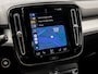 Volvo XC40 1.5 T5 Recharge Sport 262Pk Automaat (APPLE CARPLAY, GROOT NAVI, ZWART HEMEL, STUUR/STOELVERWARMING, SPORTSTOELEN, GETINT GLAS, LANE ASSIST, NIEUWE APK, NIEUWSTAAT)