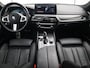 BMW 5-Serie Touring 520i Business Edition Plus LCI / M-SPORT / LASER / CARPLAY / SHADOW / STOELVERW / CAMERA / NAVI / CLIMA / PDC / NL-AUTO