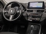 BMW X1 xDrive25e High Executive 221Pk Automaat (PANORAMADAK, DEALER ONDERHOUDEN, M STUUR, GROOT NAVI, HARMAN/KARDON, STOELVERWARMING, CAMERA, CRUISE, NIEUWSTAAT)