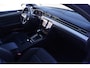 Volkswagen Passat Variant 1.5 TSI R-Line Business + NAP IQ.Light-R-Line int. Vol leder Camera Apple Carplay Stoel- en voorruitverwarming