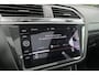 Volkswagen Tiguan 1.4 TSI 150pk R-Line Panoramadak Leder Memory Blackstyle Trekhaak 20" LMV NLauto Bomvol!